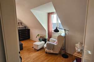 Oase der Ruhe - Schöne 3-Zimmer DG-Wohnung in Stuttgart-Bad Cannstatt (Tannenbergstrasse) – Die vollständige Adresse der Immobilie erhältst du vom Anbieter., 70374 Espan, Stuttgart – Vorschaubild 5
