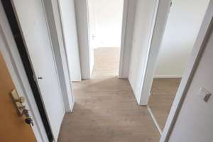 TOP Moderne 2-Raum-Wohnung mit EBK und Balkon – Lindenstraße 15, 38448 Vorsfelde, Wolfsburg – Vorschaubild 2