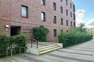 BOTHFELD | helle 4-Zimmer-Wohnung mit Parkettfußboden und Balkon 