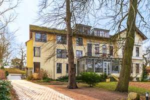 Reserviert! Villa in Parklage Borgfelds: modernes 3-Fam.-Haus