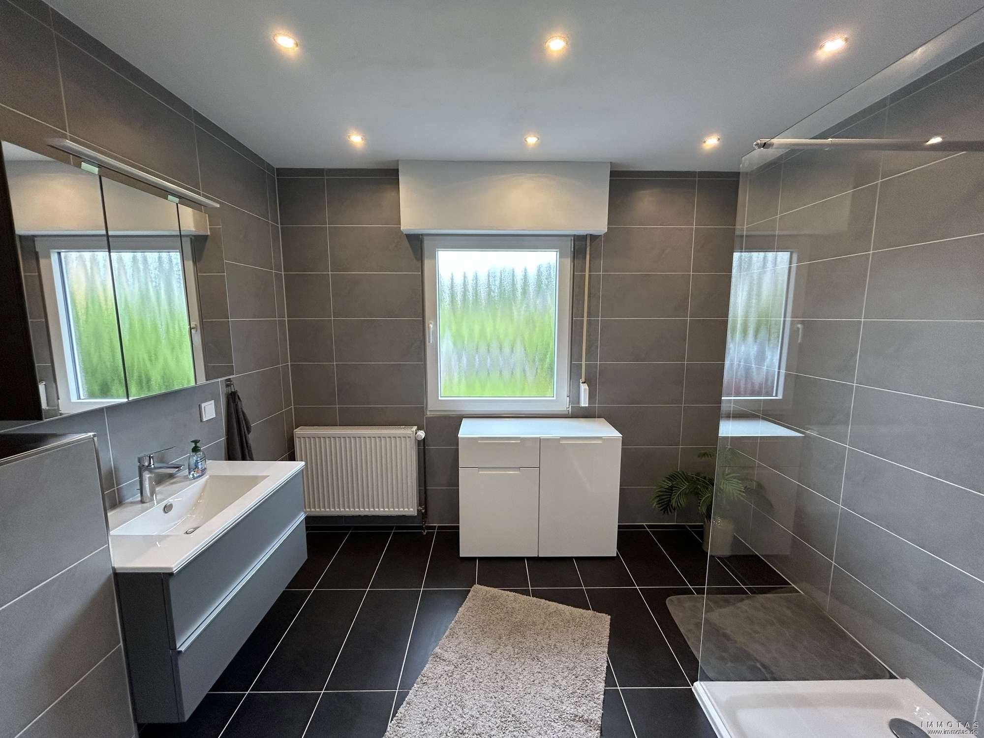 Immobilie in Riedelberg - Schönes Einfamilienhaus (Massa-Fertighaus) mit Doppelgarage und Garten - Bild 6