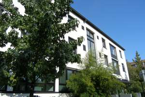 Df.-Golzheim (Nähe Rheinufer/Yachthafen): Hochwertige 4 1/2 -Raum Wohnung mit herrlichem Parkblick