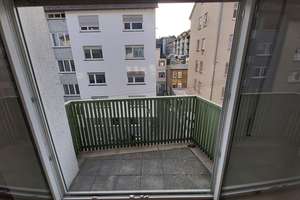 Traum-Wohnen mit 2 Balkons,hell,renoviert,Bad & Böden neu,perfekte Lage S-West,schöne Ausblicke,top! – Senefelder Strasse 88, 70176 Rosenberg, Stuttgart – Vorschaubild 2