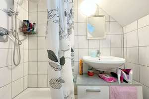 Gepflegte 2-Zi.-Wohnung mit EBK, gr. Bühne mit Ausbaupotenzial in Bad Cannstatt – Die vollständige Adresse der Immobilie erhältst du vom Anbieter., 70376 Neckarvorstadt, Stuttgart – Vorschaubild 9
