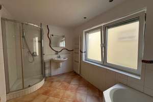 Wunderschöne, großzügige 5,5-ZW / Haus mit Garten, 2 Stellpl., 2 Bädern, Gäste-WC, EBK, bezugsfrei – Aichtalstr. x, 71088 Holzgerlingen – Vorschaubild 7
