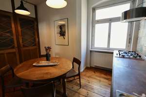STILVOLL AUSGESTATTET - ALTBAUCHARME MIT HOHEN DECKEN, STUCK & SCHÖNEN HOLZDIELEN - MIT BALKON – Exerzierstr. 19_____, 13357 Gesundbrunnen, Berlin – Vorschaubild 10