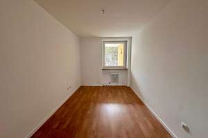 Moderne 3-Zimmer-Wohnung mit Balkon in Nürnberg – Burgsalacher Straße  25, 90449 Röthenbach Ost, Nürnberg – Vorschaubild 3