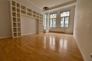 Charmante Altbauwohnung – 5 Zimmer, 2 Badezimmer & 2 Balkone  – Voßstraße 29, 30161 List, Hannover – Vorschaubild 3