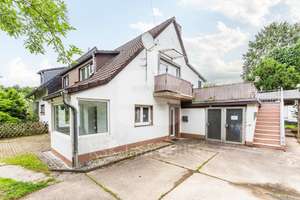 Zuhause im Grünen – Charmantes Zweifamilienhaus mit Gästehaus! – Die vollständige Adresse der Immobilie erhältst du vom Anbieter., 51503 Rösrath – Vorschaubild 2