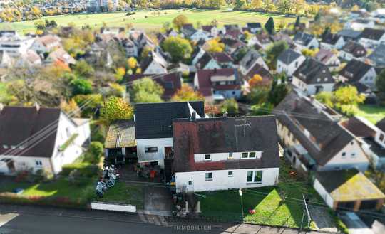 Zweifamilienhaus mit großem Grundstück und vielseitigem Potenzial in Filderstadt-Plattenhardt