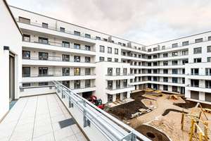 Ruhige 4-Zimmer-Wohnung mit Balkon, Lift und Duplex-Parkplatz in Ludwigshafen am Rhein
