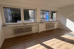 Ansprechende 4-Raum-Wohnung mit Balkon in Siegens bester Lage mit Blick ins Grüne – Siegen-Wittgenstein (Kreis) – Vorschaubild 14