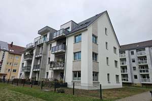 2 Zimmer im Dachgeschoss mit Balkon, Tiefgarage, Aufzug, Dusche, Badewanne