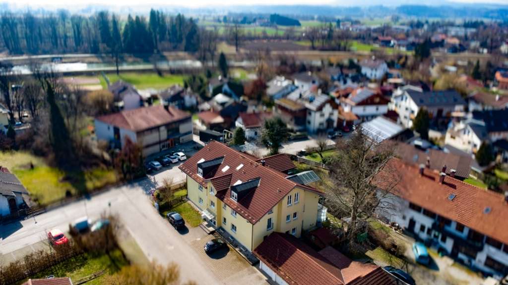 Immobilie in Bad Aibling - Wohnjuwel in ruhiger Lage von Bad Aibling mit Dachterrasse und Einzelgarage - Bild 0