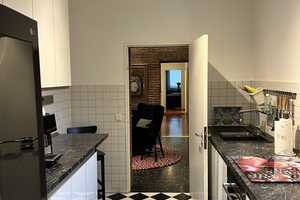 Freistehendes und großzügiges Einfamilienhaus mit wunderschönem Garten am Schloß – Düsseldorf – Vorschaubild 8