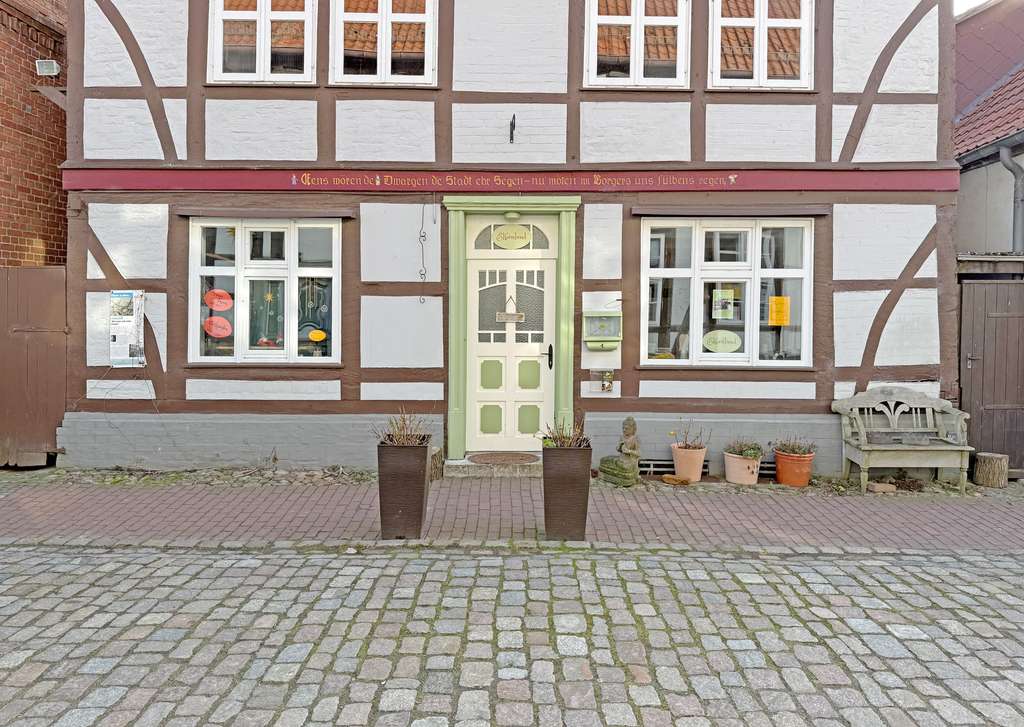 Immobilie in Hitzacker - Charmantes Fachwerkjuwel in der Altstadt – kernsaniert, lichtdurchflutet & vielseitig nutzbar - Bild 1