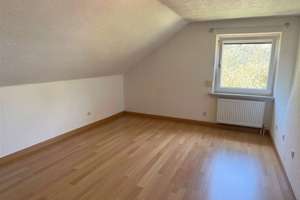 Ruhig gelegenes Haus mit großem Grundstück und viel Potenzial oberhalb des Donautals – Haus kaufen – Die vollständige Adresse der Immobilie erhältst du vom Anbieter., 94130 Obernzell – Vorschaubild 9