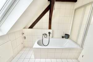 Bezugsfreie 2-Zimmer-Wohnung im Dachgeschoss mit Einbauküche – Die vollständige Adresse der Immobilie erhältst du vom Anbieter., 1139 Kaditz, Dresden – Vorschaubild 8