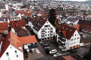 Wohnen über zwei Ebenen: Galerie, Südbalkon, 4 Zimmer | 2 Bäder | 2 Stellplätze | Energieeffizienz C – Die vollständige Adresse der Immobilie erhältst du vom Anbieter., 75397 Simmozheim – Vorschaubild 21