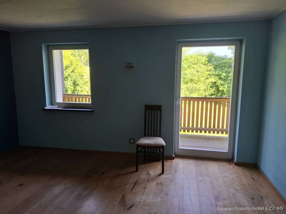 Immobilie in Rimbach - Fast ALLEINLAGE! Umfangreich saniert-Bezugsfrei! EFH mit sep. ELW, 1.600 ² Grd, 93485 Rimbach - Bild 12