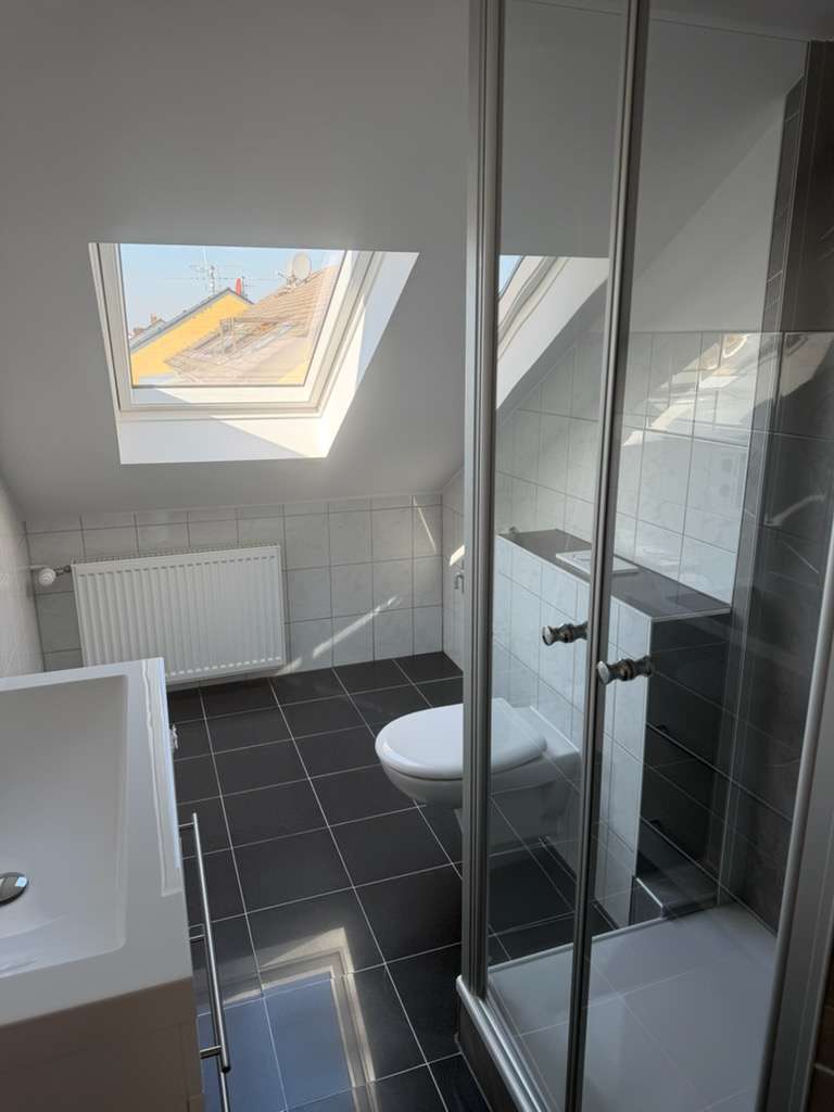 Immobilie in Bickenbach - Nach Vollsanierung - Modernes Wohlfühl - Dachgeschoss mit kleiner Dachterrasse und Melibokusblick - Bild 3