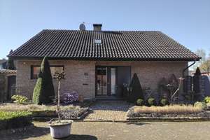 RESERVIERT! Attraktiver Bungalow mit ausgebautem Dachgeschoss und rd. 170 m² Wohn/Nutzfläche in Epe – Die vollständige Adresse der Immobilie erhältst du vom Anbieter., 48599 Gronau (Westfalen) – Vorschaubild 1