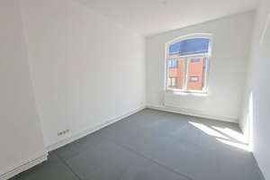Erstbezug! Frisch sanierte 4-Zimmer-Wohnung mit Balkon und Dusche in Bremerhaven-Lehe! – Adolfstraße 24, 27576 Lehe, Bremerhaven – Vorschaubild 4