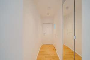 Erstbezug nach Kernsanierung: 1,5-Zimmer-Apartment mit französischem Balkon am Volkspark Wilmersdorf – 10715 Wilmersdorf, Berlin – Vorschaubild 2