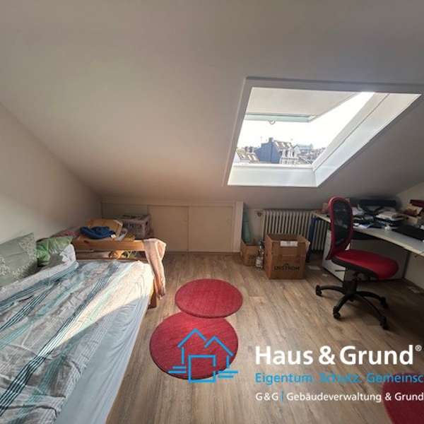 *** Attraktives u. solides Mehrfamilienhaus - mit Garagen - Aachener Innenstadt ***