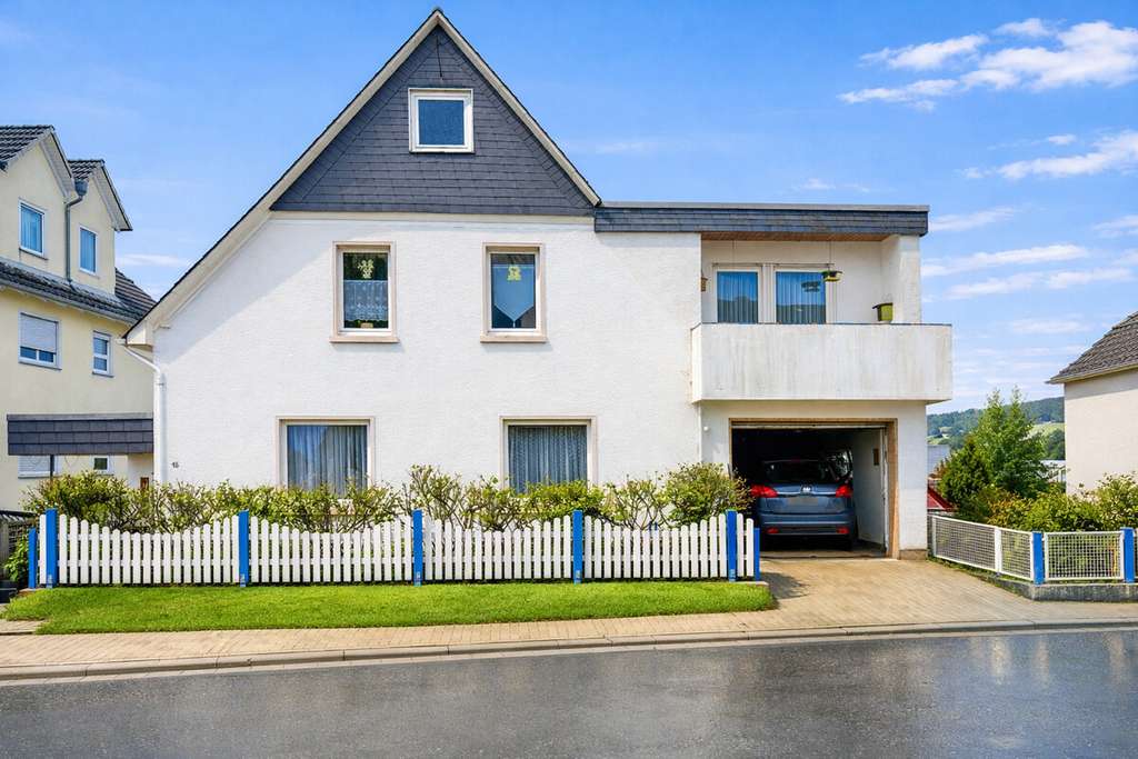 Immobilie in Neunkirchen - **Vermietetes Einfamilienhaus in ruhiger und zentraler Lage von Neunkirchen** - Bild 1