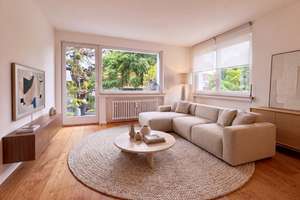 Renovierte Vier-Zimmer Wohnung mit Balkon und Gartenmitbenutzung