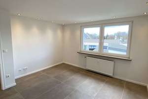 modern, zentral, hell, offen, heizgünstig, schönes Bad u. Steinboden, Einbaustrahler – Neumühler Str. 48, 46149 Schwarze Heide, Oberhausen – Vorschaubild 2