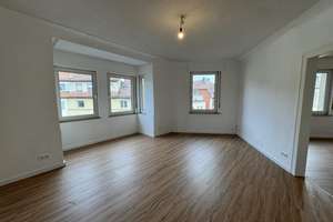 3 Zimmer Wohnung komplett neu saniert mit Gartenbenutzung ! – Libanonstr 74, 70184 Gablenberg, Stuttgart – Vorschaubild 1