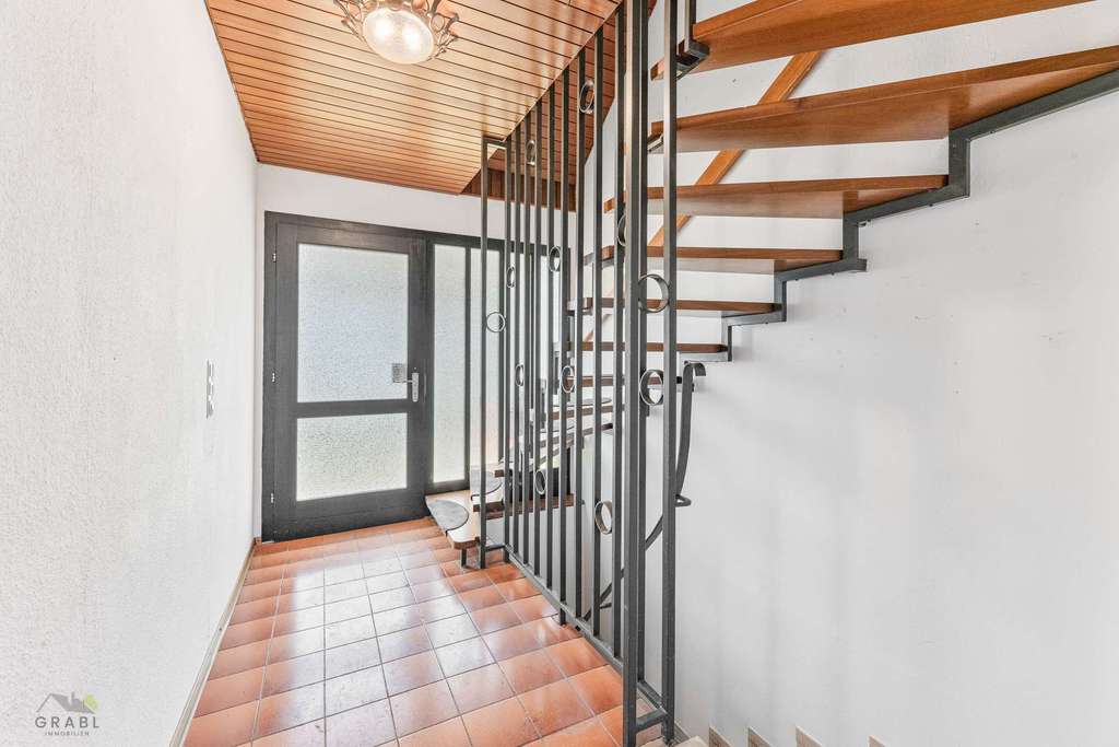 Immobilie in Backnang - Raum für Familie, Ideen und Generationen unter einem Dach - Bild 1