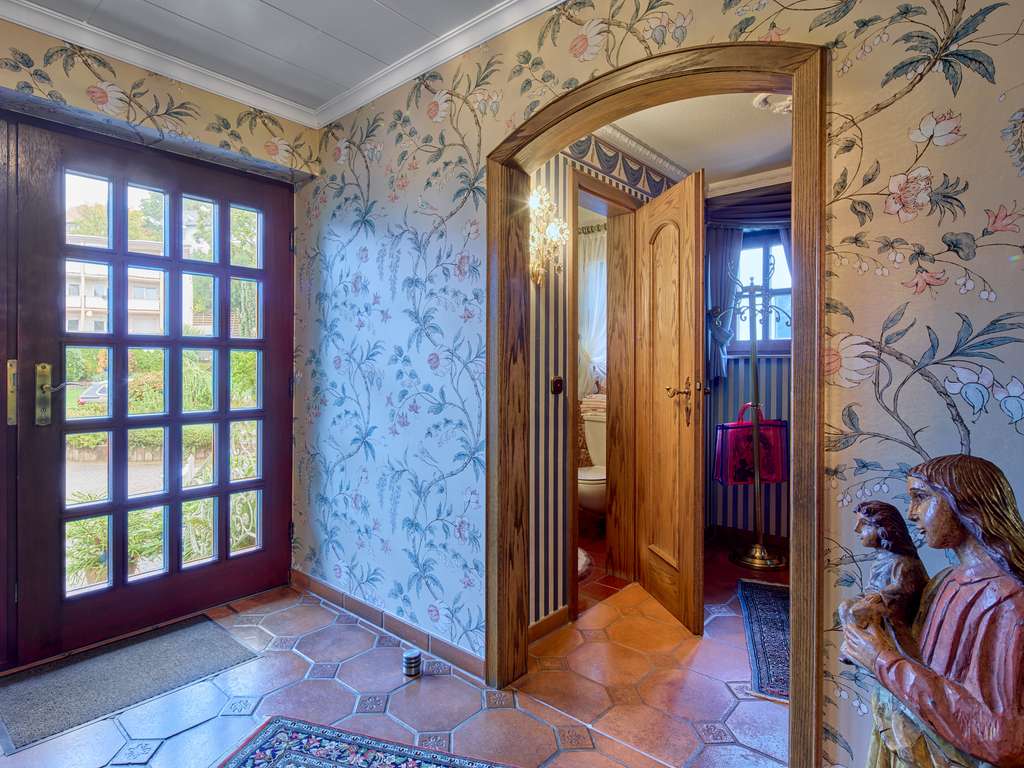 Immobilie in Schöneck - Viel Wohnfläche ♦ Einliegerwohnung ♦ ruhige Lage ♦ gute Infrastruktur - Bild 2