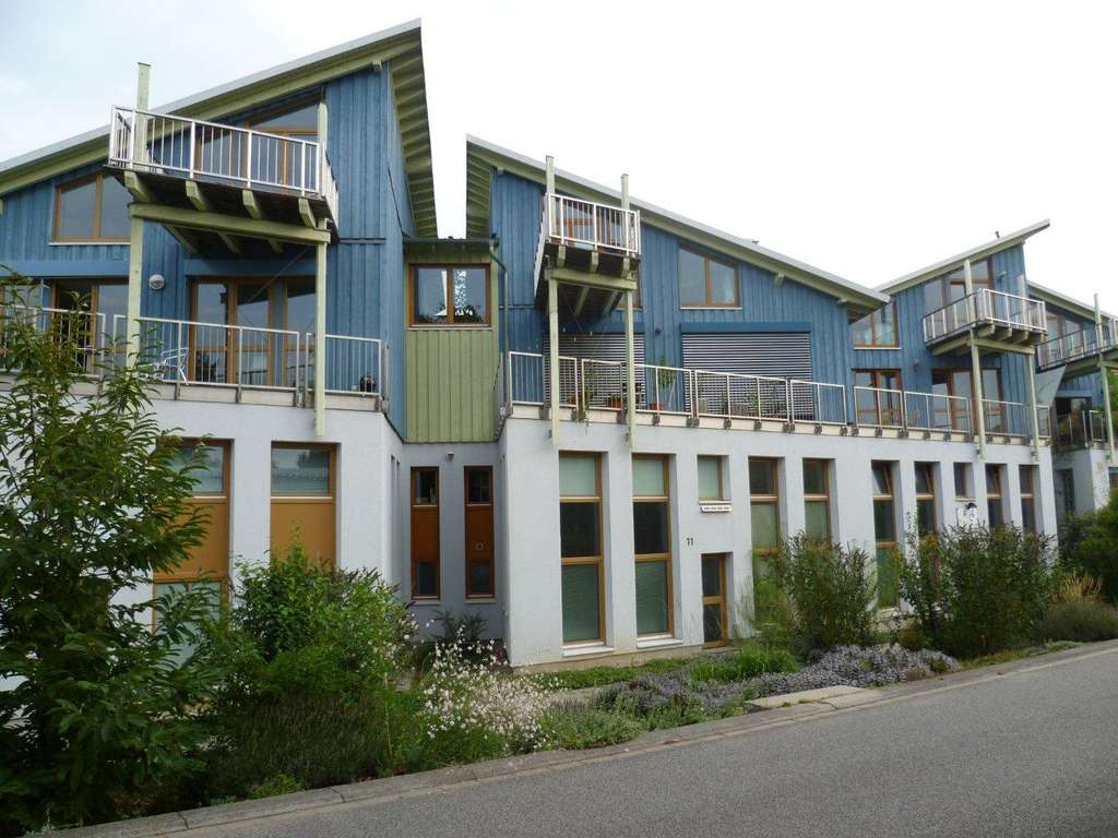 Immobilie in Ilvesheim - Architektonisch interessante, lichtdurchflutete Etagenwohnung-optional mit Gewerbeeinheit - Bild 0