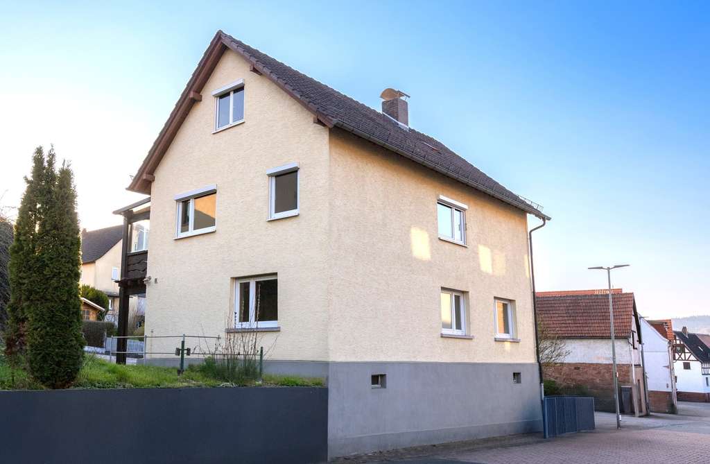 Immobilie in Gelnhausen - Freistehendes Einfamilienhaus in ruhiger Wohnlage der Barbarossastadt - Bild 0