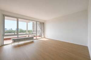 Urban wohnen mit Weitblick: Drei-Zimmer-Wohnung mit Loggia, Balkon und Schwimmbad in Düsseldorf – Die vollständige Adresse der Immobilie erhältst du vom Anbieter., 40470 Mörsenbroich, Düsseldorf – Vorschaubild 7