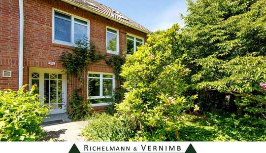 Bild von Familientraum und großes Kuschelnest am Rande der Felder