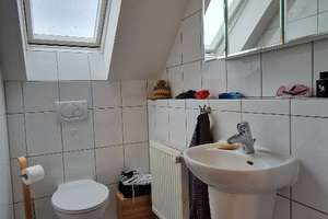 Wohnen im Grünen: 4-Zimmer-Dachgeschosswohnung in Düsseldorf-Unterrath – 40468 Unterrath, Düsseldorf – Vorschaubild 13