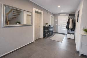 Preisreduzierung! Ein Zuhause mit Anspruch – elegant, modern, lichtdurchflutet – Die vollständige Adresse der Immobilie erhältst du vom Anbieter., 38542 Leiferde – Vorschaubild 2