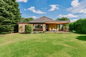 Bungalow mit großem Grundstück und genehmigtem Baupotenzial in Lüneburg – Die vollständige Adresse der Immobilie erhältst du vom Anbieter., 21339 Ochtmissen, Lüneburg – Vorschaubild 1