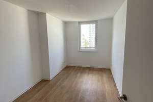 4 Zimmerwohnung mit offener Küche ab sofort! – Dolgenseestr. 9d, 10319 Friedrichsfelde, Berlin – Vorschaubild 5