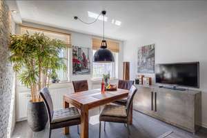 Möbliert:  Geschmackvoll möblierte 3-Zimmer-Wohnung – Die vollständige Adresse der Immobilie erhältst du vom Anbieter., 81379 Obersendling, München – Vorschaubild 1