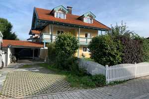 renoviertes Einfamilienhaus in Zentrum von Bernau, ruhig mit eingewachsenem Garten – Braunstr. 3, 83233 Rosenheim (Kreis) – Vorschaubild 1