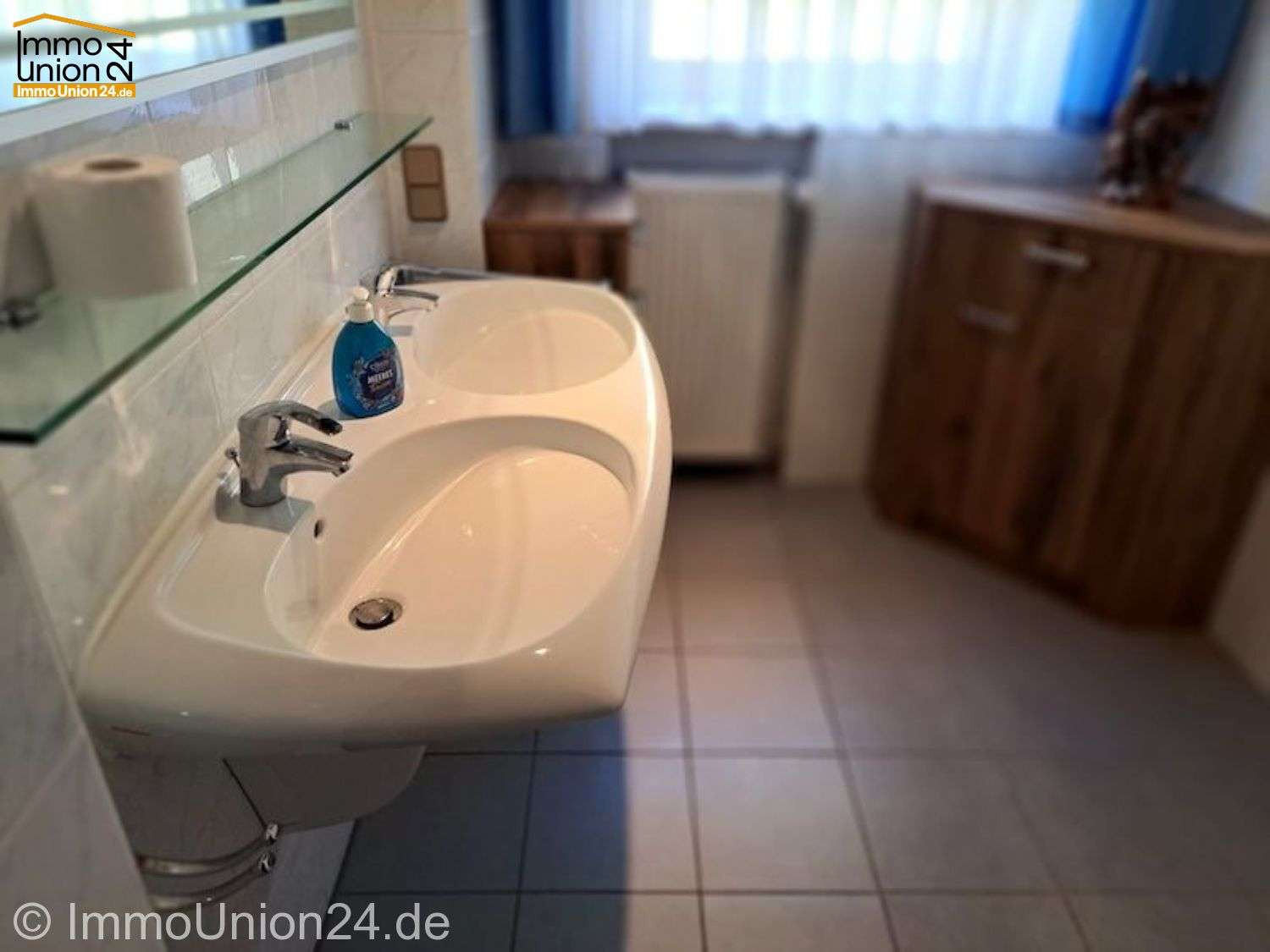 Immobilie in Spalt - TOP 220 qm Ein- Zweifamilienhaus mit Ausbaureserve im Dachgeschoss und 2 Garagen auf 1.320 qm Grund - Bild 14