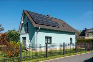 +++Familienidyll in Chemnitz-Rabenstein – EFH mit Kamin, Garten, Balkon, PV-Anlage und Carport+++ – Weydemeyerstr. 38, 9117 Rabenstein, Chemnitz – Vorschaubild 2
