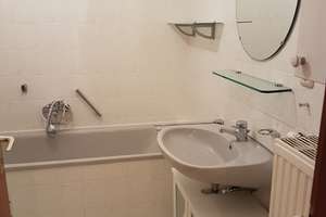 Exklusive, gepflegte 2-Zimmer-Erdgeschosswohnung mit Terrasse und EBK in Nürnberg-Röthenbach im EG – Röthenbacher Hauptstraße 31a, 90449 Röthenbach Ost, Nürnberg – Vorschaubild 8