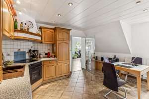Modernisierte 4 ZKB mit EBK, Balkon & Garage in zentraler Lage am Rosterberg – Die vollständige Adresse der Immobilie erhältst du vom Anbieter., 57074 Siegen, Siegen – Vorschaubild 11
