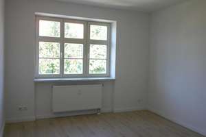 Freundliche 4-Raum-Wohnung mit EBK und Blick ins Grüne in Stadtfeld-Ost erwartet Sie! – Schleiermacherstr. 9, 39108 Stadtfeld Ost, Magdeburg – Vorschaubild 15